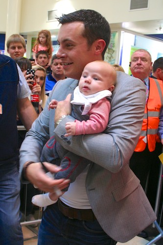 Rock me Mama - Nathan Carter meets his youngest fan at the Buttercrane.